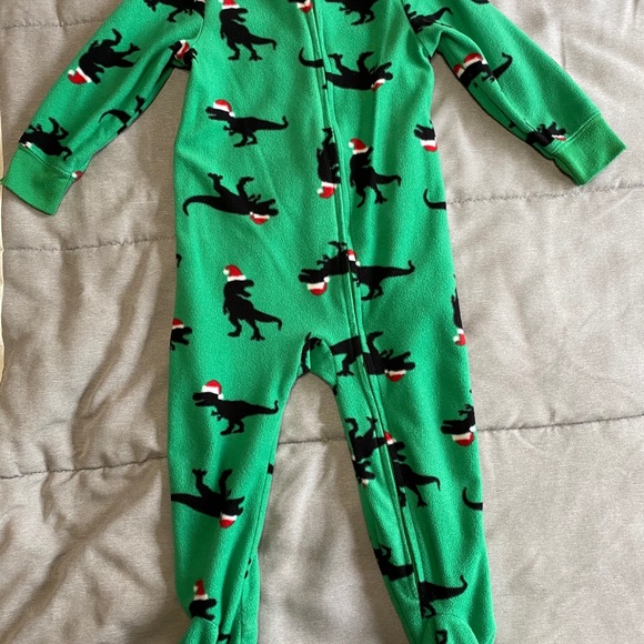 Bundle Fleece 2T PJs - Picture 5 of 7